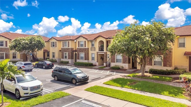Photo - 1555 NE 33rd Rd Townhome