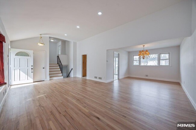 Photo - 327 Webster Dr