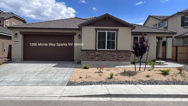 Outside View - 1265 Monte Way