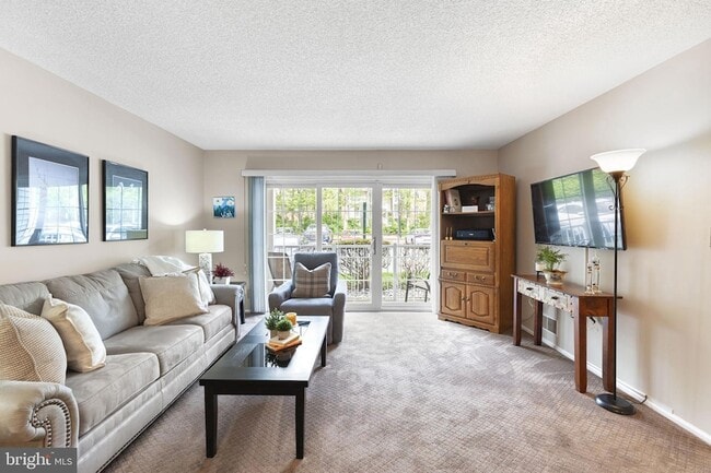 Photo - 14 Cheverny Ct