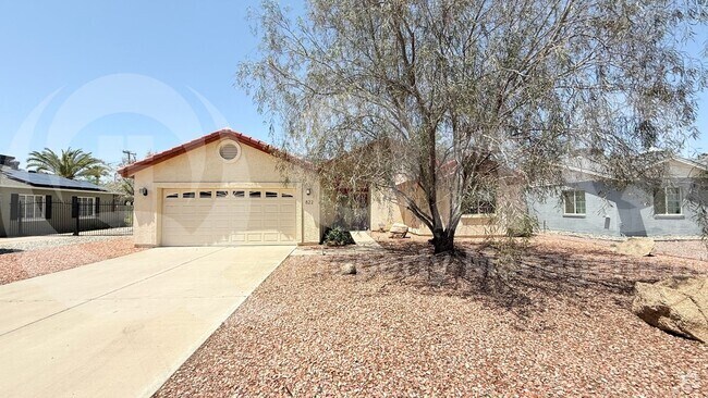 Building Photo - 822 W Earll Dr Rental
