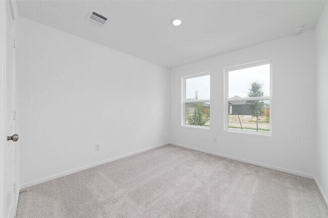 Photo - 3064 Huntersville Dr