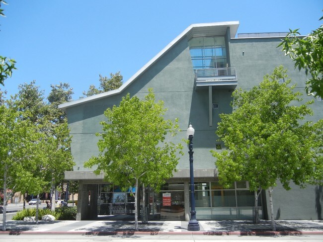 Photo - Atria on Market