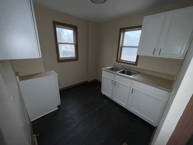 Photo - 959 Cole Ave