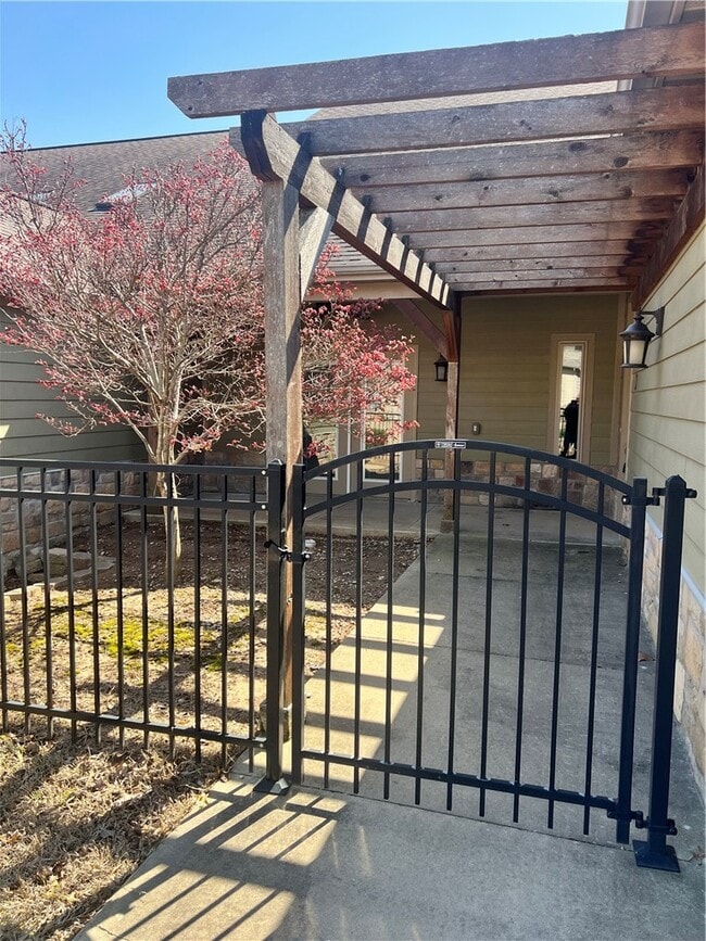 Building Photo - 2007 S Dixieland Rd