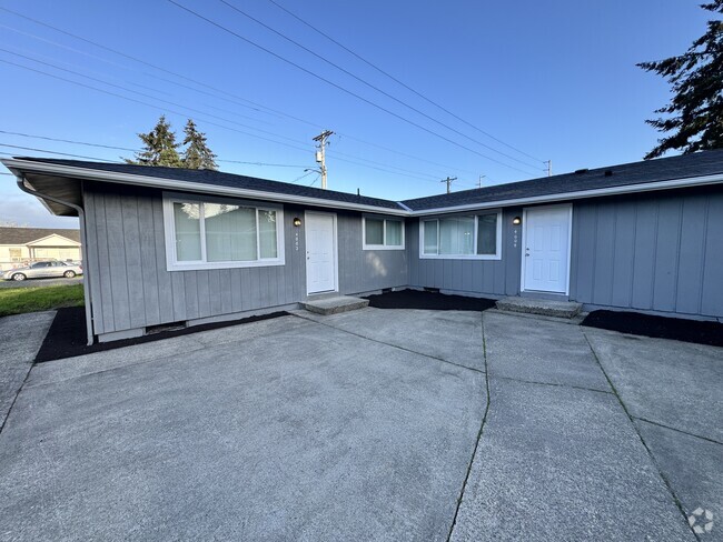 Building Photo - 4002 S 67th St Rental