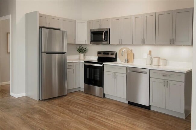 Photo - 17 Metcalf Ave