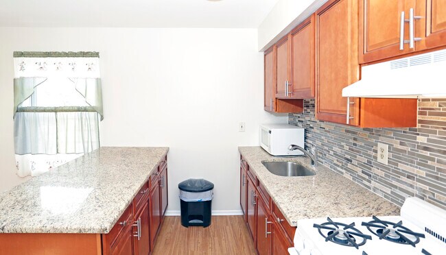 Kithcen - 317 E Westfield Ave Unit #4