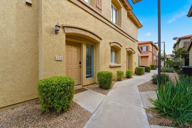 Photo - Bright 3-Bed Townhouse in Quiet Gated Community Near ASU