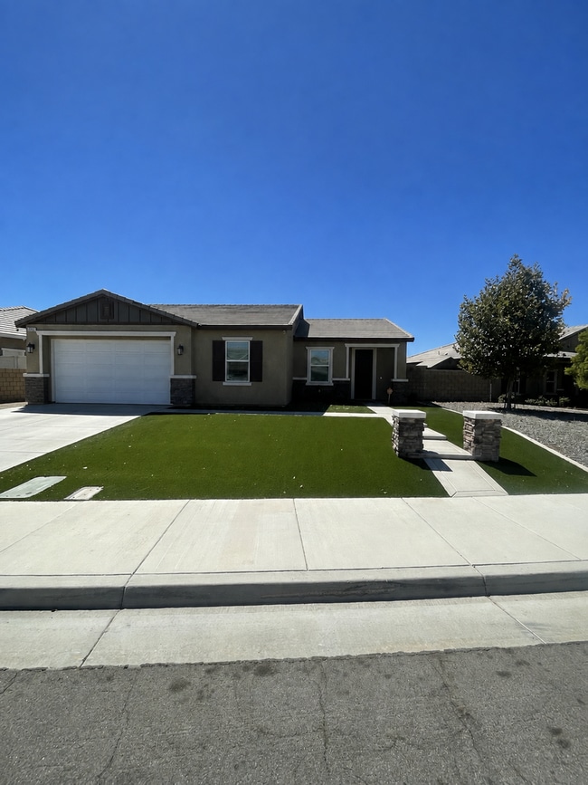 Building Photo - 31871 Eaton Ln