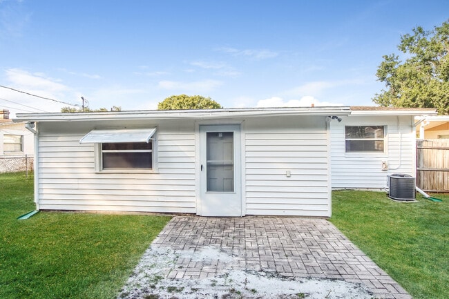Building Photo - 2365 Dordon Dr Rental