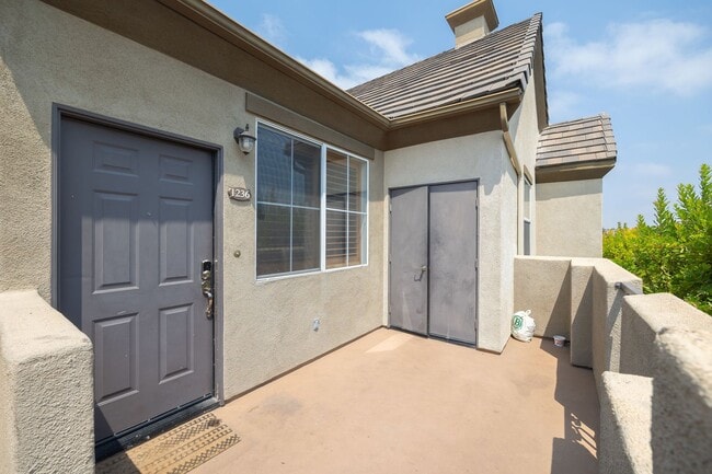 Spacious 3 bedroom condo now off Olympic P... - Spacious 3 bedroom condo now off Olympic P... Unit 1236