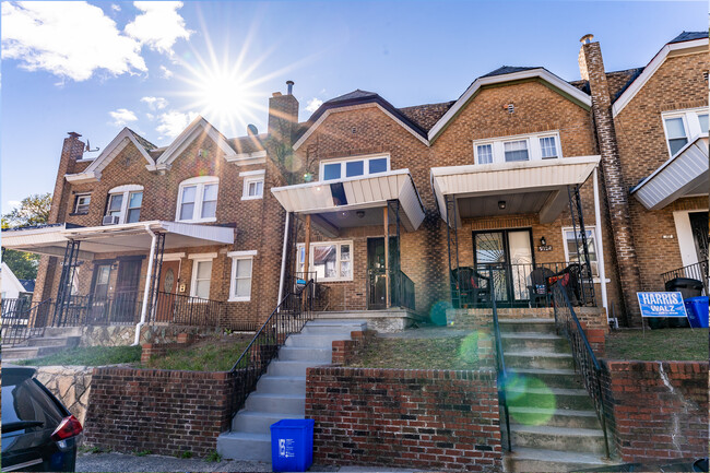 Photo - 5316 W Columbia Ave Townhome