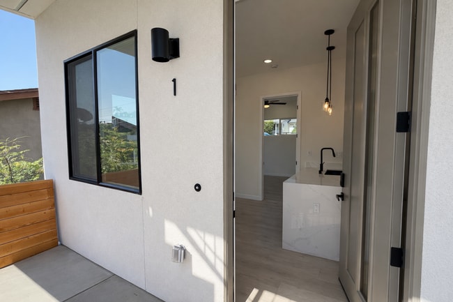 Photo - 5531 Olvera Ave Unidad 5531 Olvera Ave  1