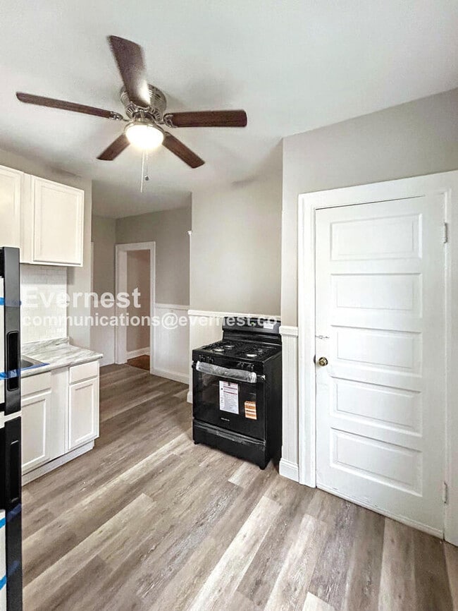 Photo - 1334 W 89th St Apartamento Unidad 1