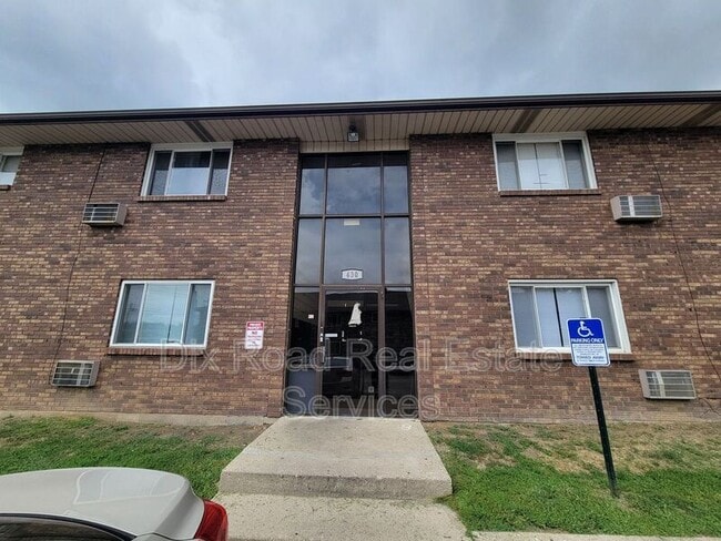 Building Photo - 430 Bellbrook Ave
