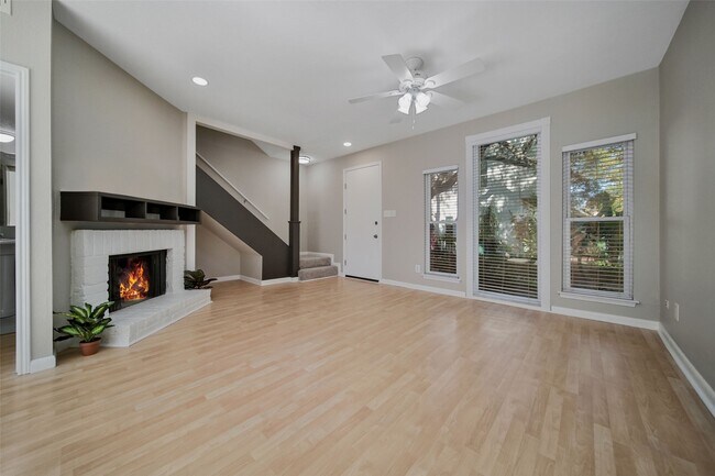 2100 Tanglewilde St Unit 665