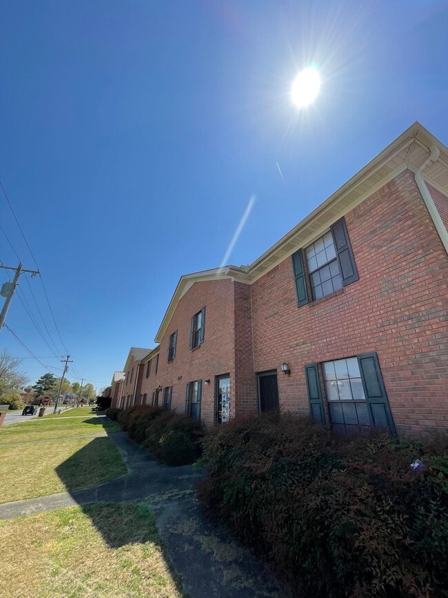 Photo - Beautiful Updated Townhomes in Decatur, AL Unit 2423 #C