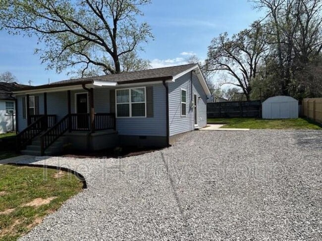 Photo - 203 Floyd St