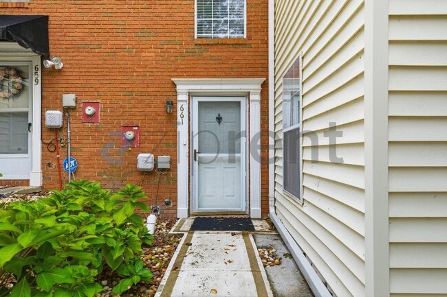 Photo - 661 Coventry Township Ln