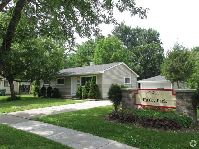 Building Photo - 236 W Norman Ln Rental