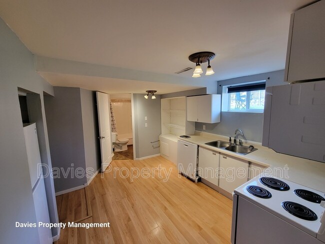 Photo - 9620-9675 75 Street NW