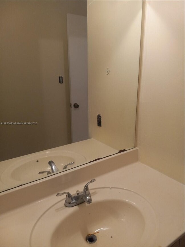 Photo - 2210 SW 81st Ave Unidad 2210