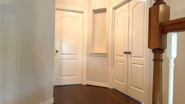 Building Photo - 3518 Ewing Dr Rental