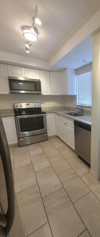 Photo - 7855 Pinehurst Dr