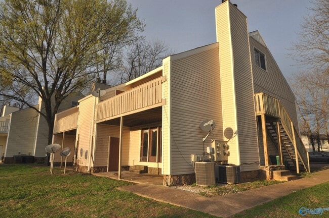 Building Photo - 9014 Mahogany Row SE Unit C Rental