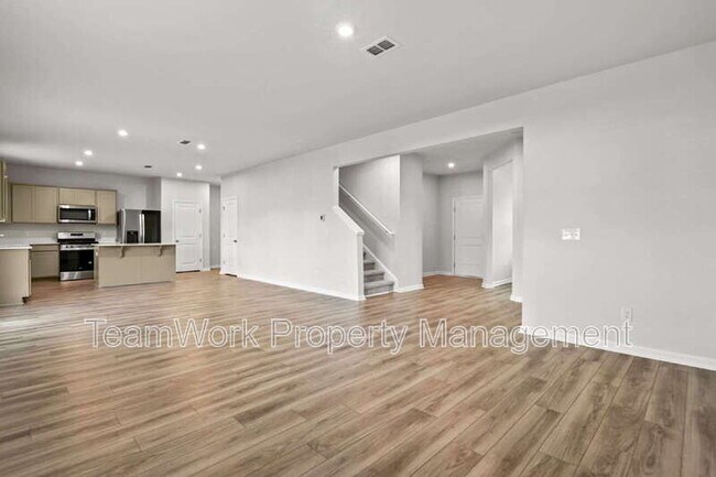 Photo - 507 Donnas Vw Wy