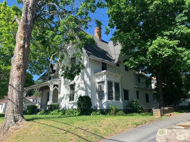 Building Photo - 276 Broad St Rental