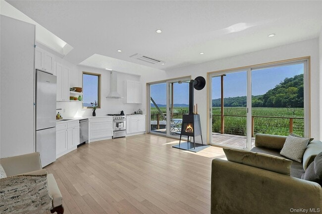 Photo - 93 Paradise Ave