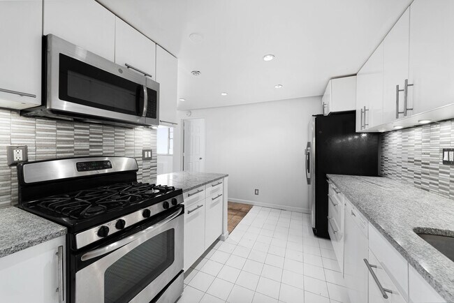 Photo - 6040 Boulevard E Unit 3j