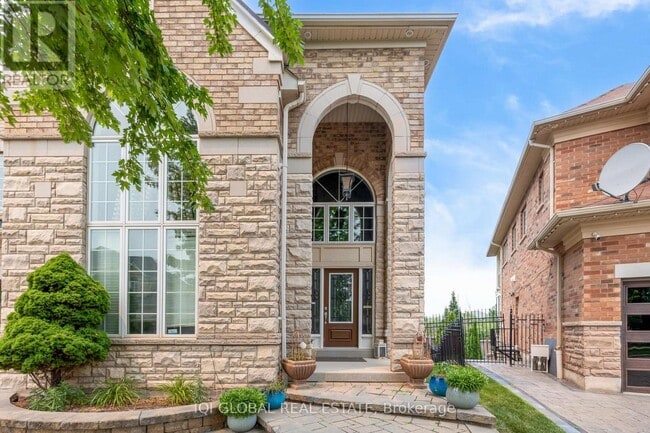 Photo - 2395 Lyndhurst Dr