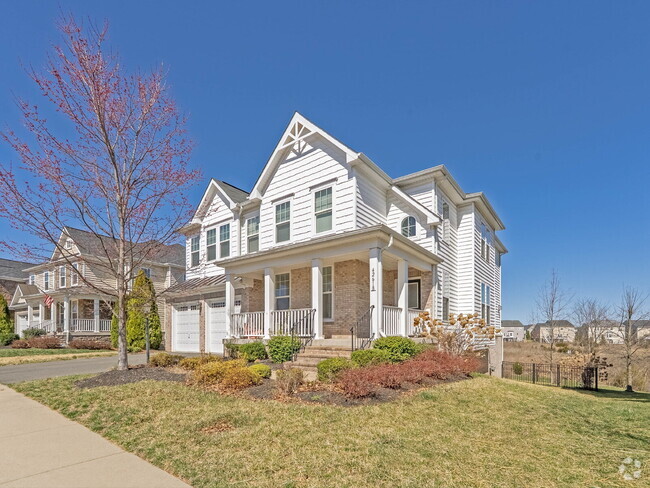 Building Photo - This home offers an open floor plan with s...