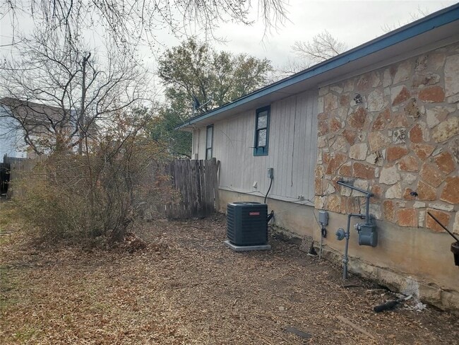 Photo - 907 Fairway Green Cove