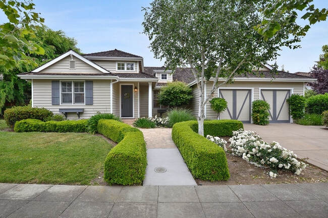 Building Photo - Luxury 4 bedroom/3 bathroom home in Menlo ...