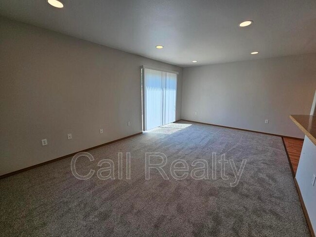 Photo - 2420 E Joseph Ave