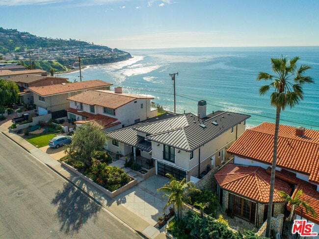517 Paseo De La Playa