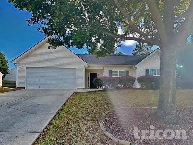 Photo - 1916 Roxey Ln