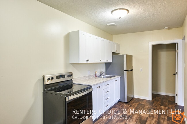Photo - Townhouse with Assigned Parking, Laundry In Unit