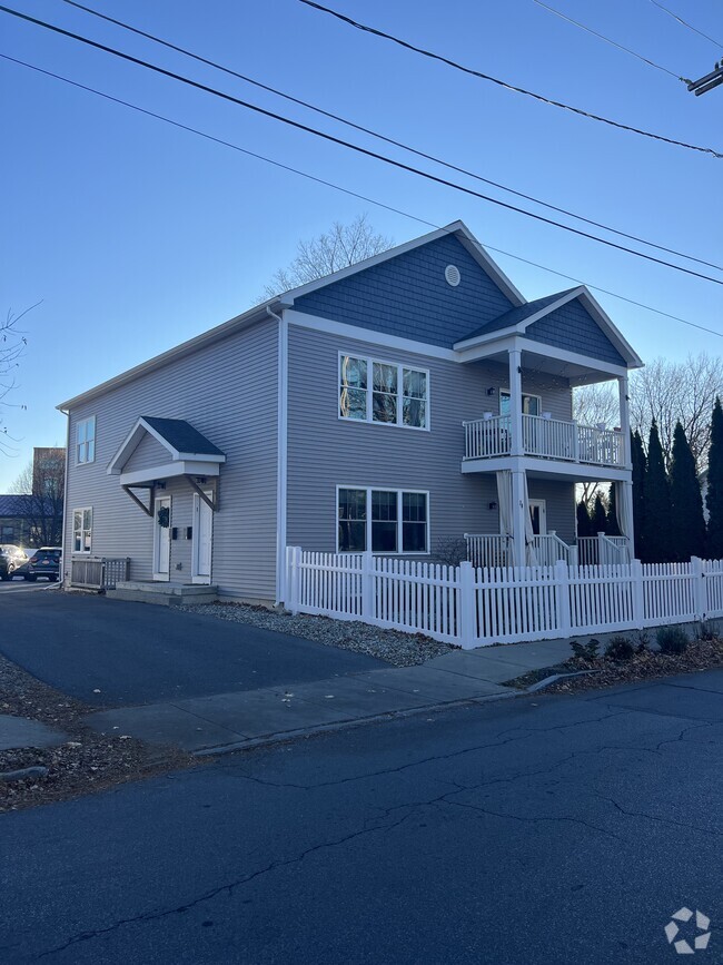 Building Photo - 78 S Franklin St Unit 2 Rental