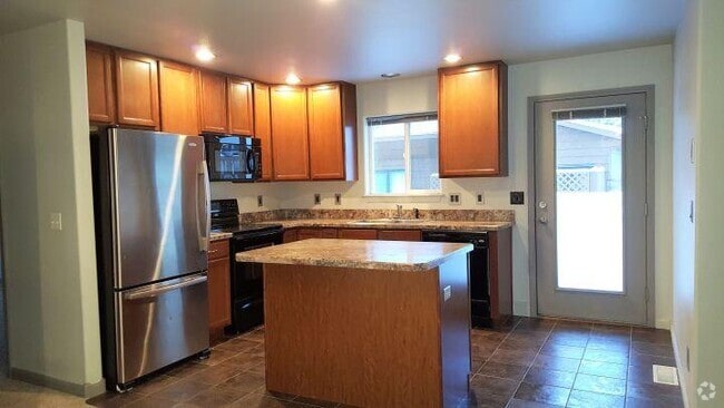 Building Photo - 4 bedroom in Billings MT 59102 Rental