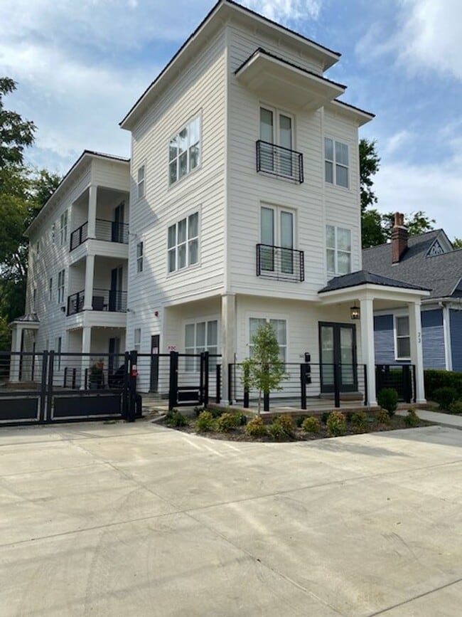 Building Photo - Gorgeous Flat in Overton Square Unit 23 #301