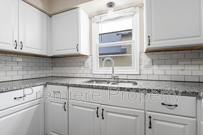 Photo - 334 W Sea Ave