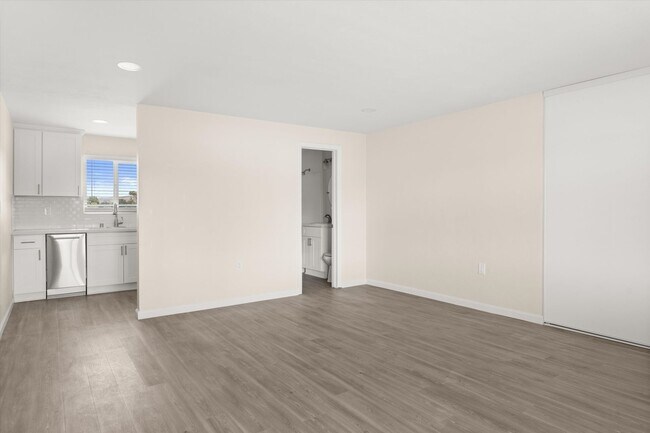 Tyler Arms Apartments - Riverside, CA