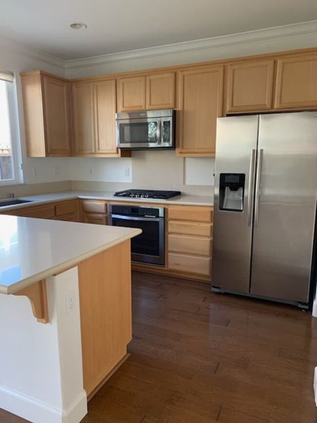 125 Caspian Way