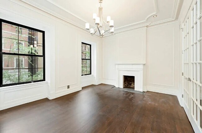 Photo - East 39th Street