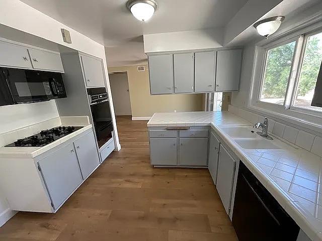 Photo - 19821 Merryhill St